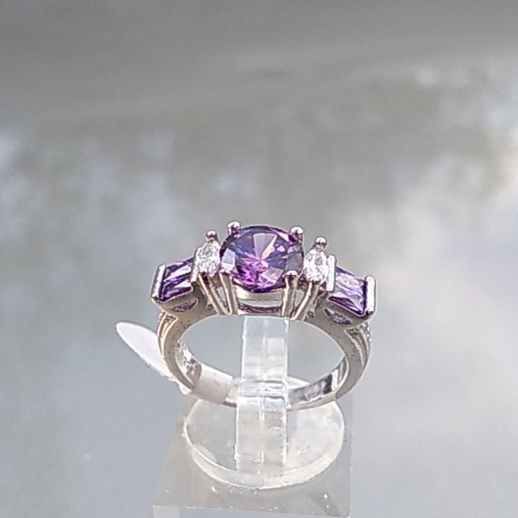 Amethyst and created diamonds ring - Picture 1 of 9